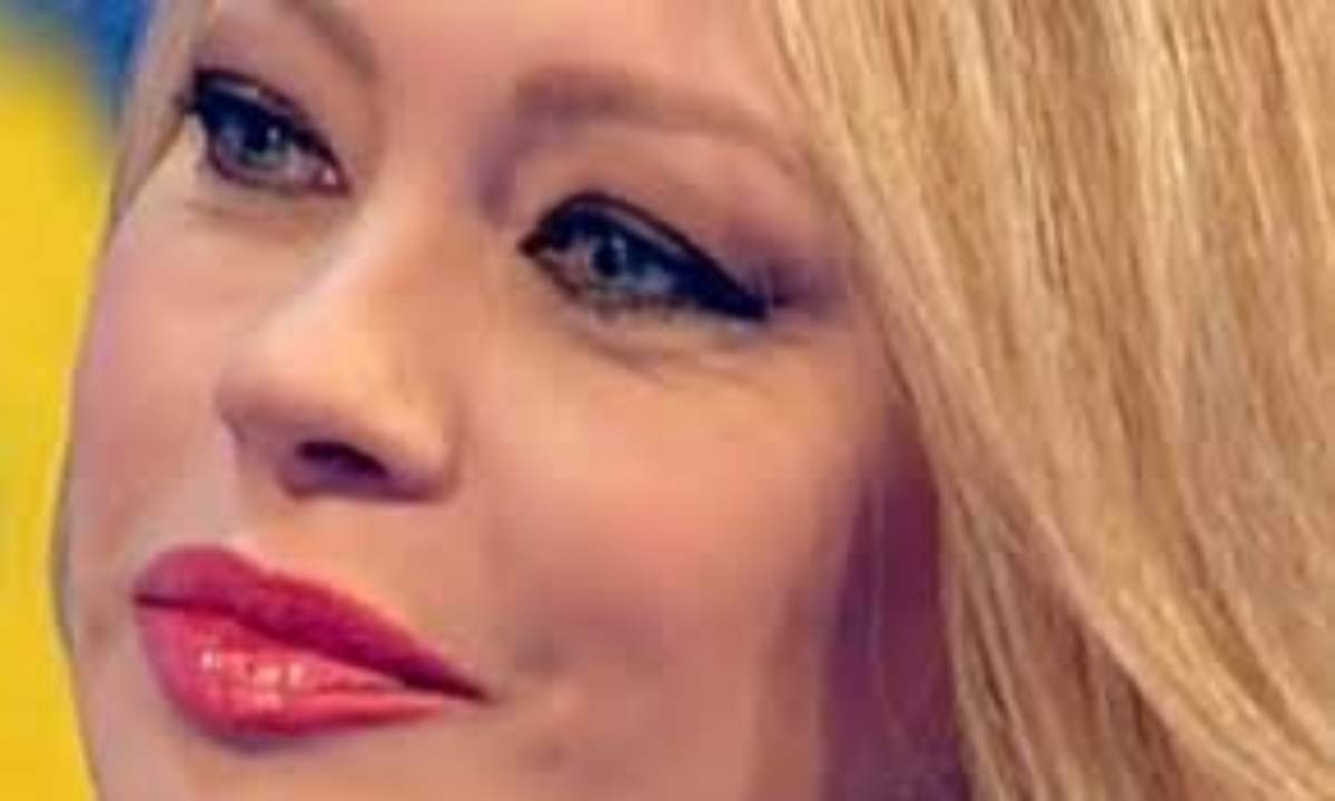 Anna Falchi confessa la sua paura: "Purtroppo succederà a breve"