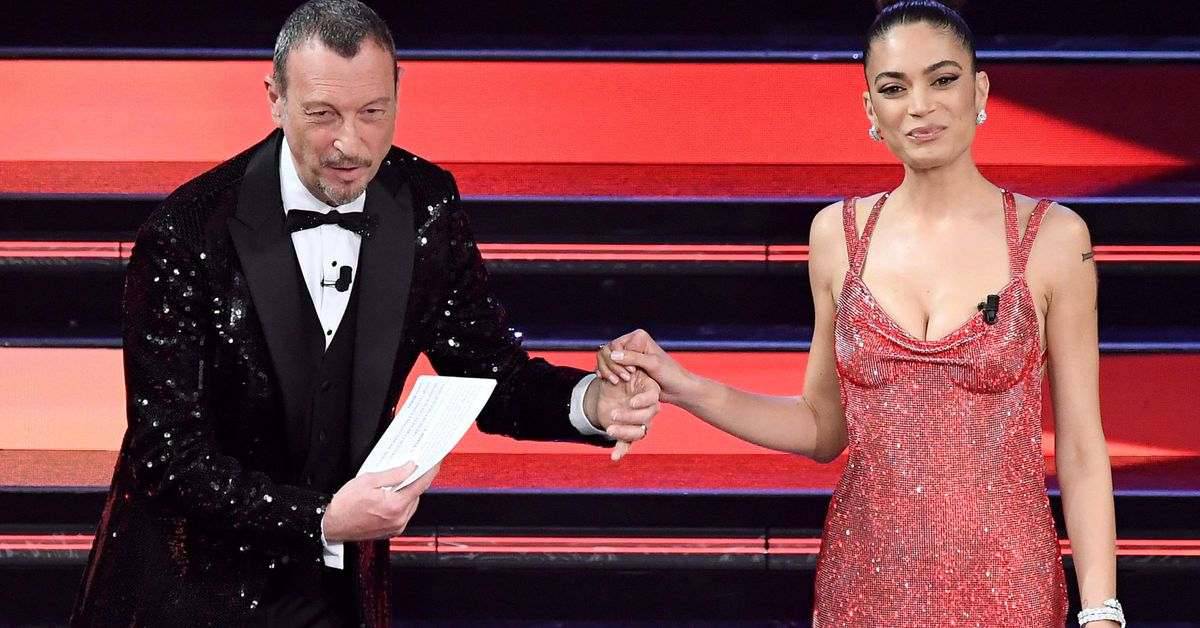 Elodie, incidente a Sanremo, le cade un prezioso orecchino