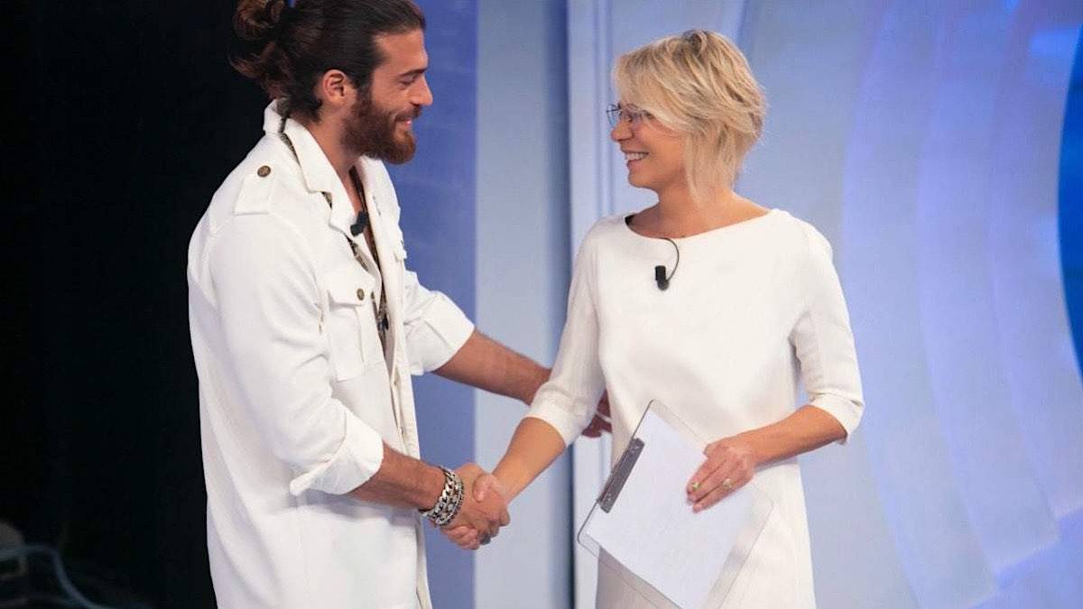 Can Yaman, giurato al serale di 'Amici?'