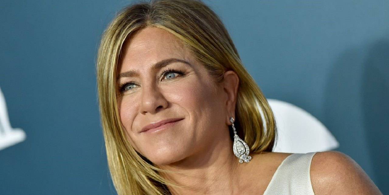 Jennifer Aniston risponde a chi la vorrebbe per forza "Mamma"