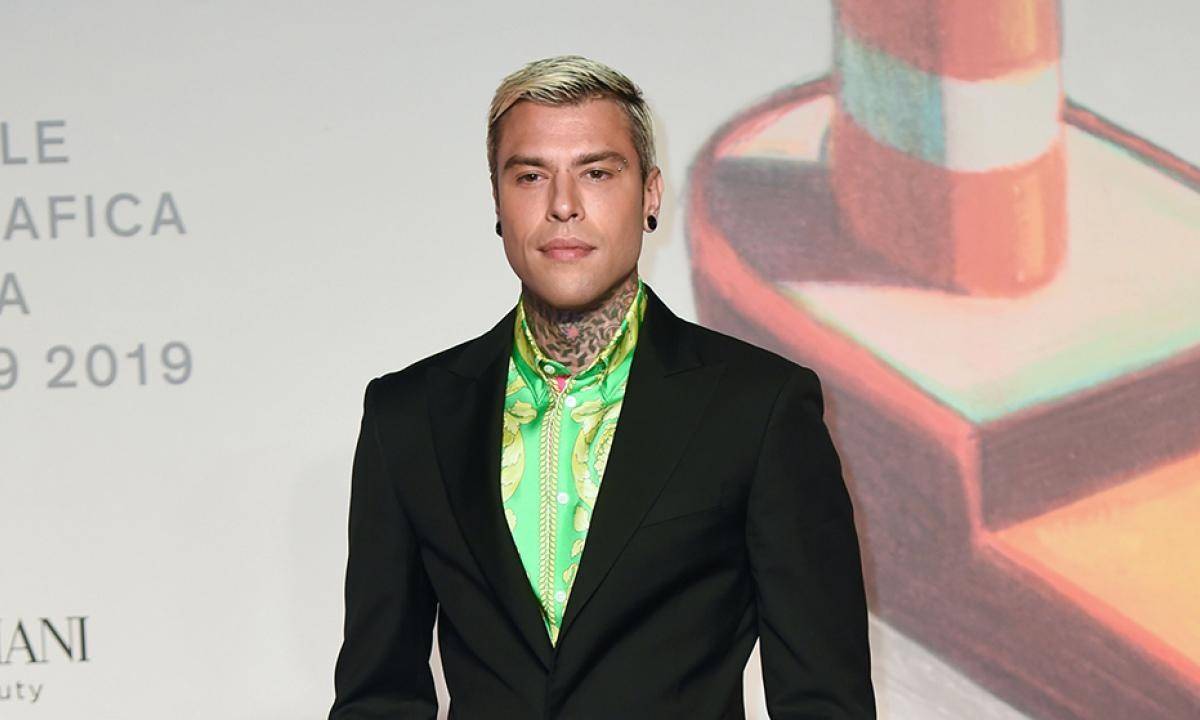 Fedez lancia la nuova linea di smalti: il sito va subito in crash