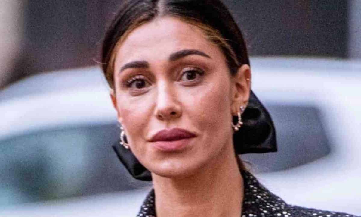 Belen Rodriguez accusata plagio sorella Bobo Vieri Veronica