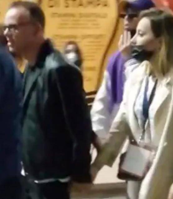 Gigi D'Alessio dimentica Anna Tatangelo: C'è il video con la sua fidanzata!