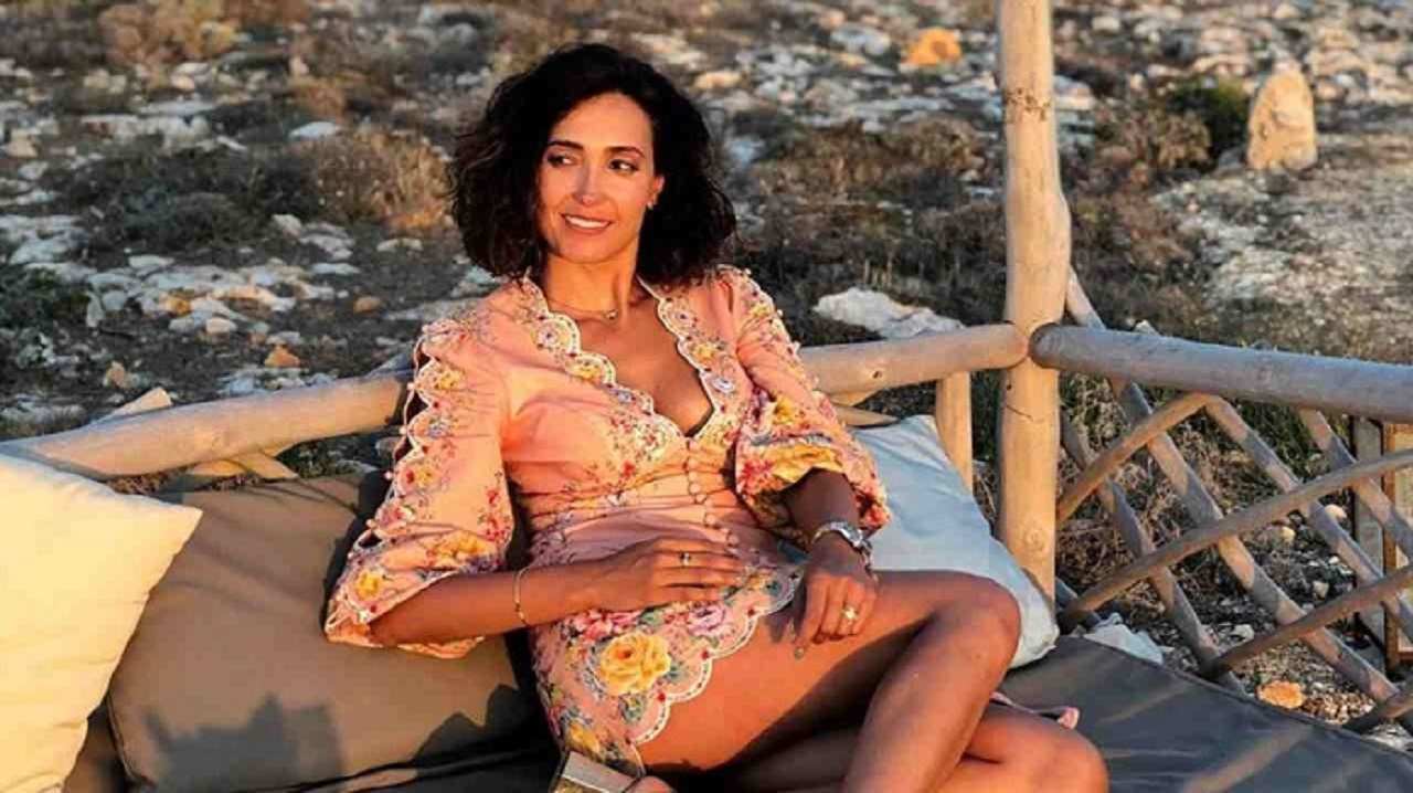 La foto postata sui social da Caterina Balivo “Sembra che ho i baffi”