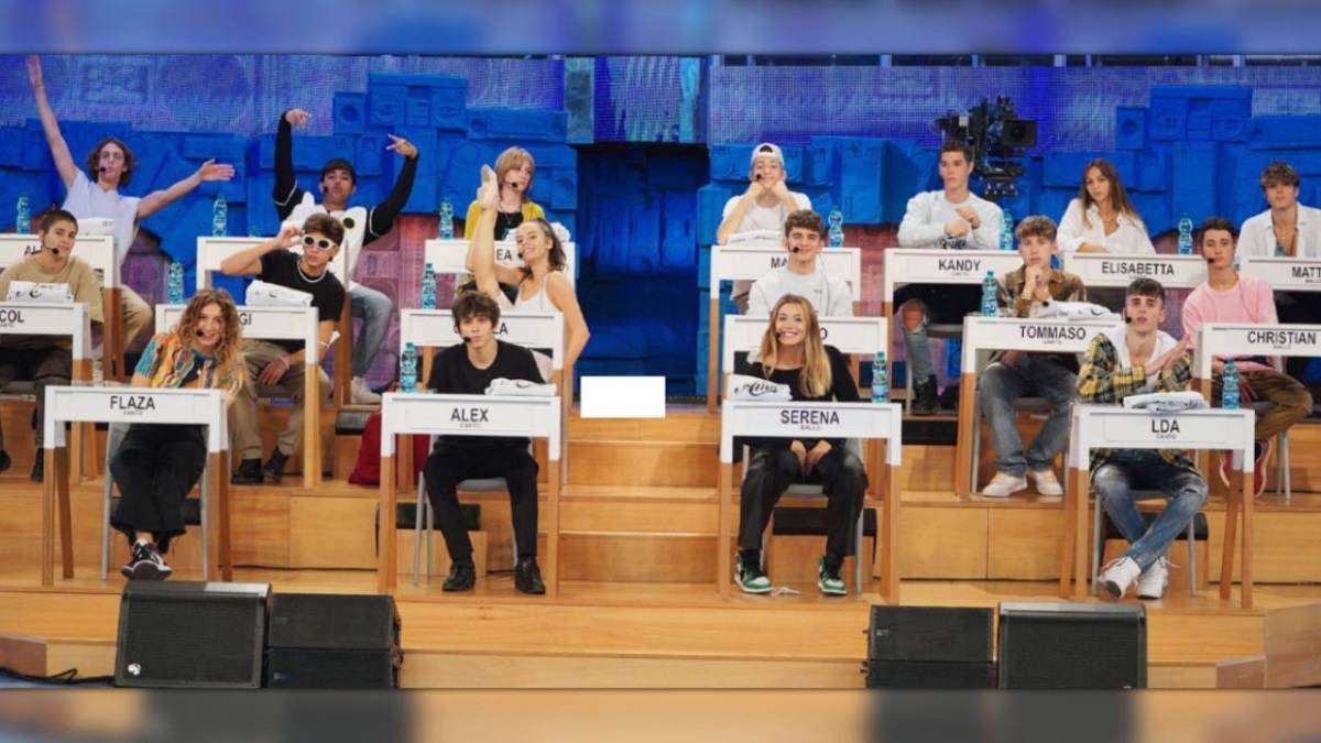 Amici 21: Maria De Filippi mette in imbarazzo la ballerina Giulia Stabile