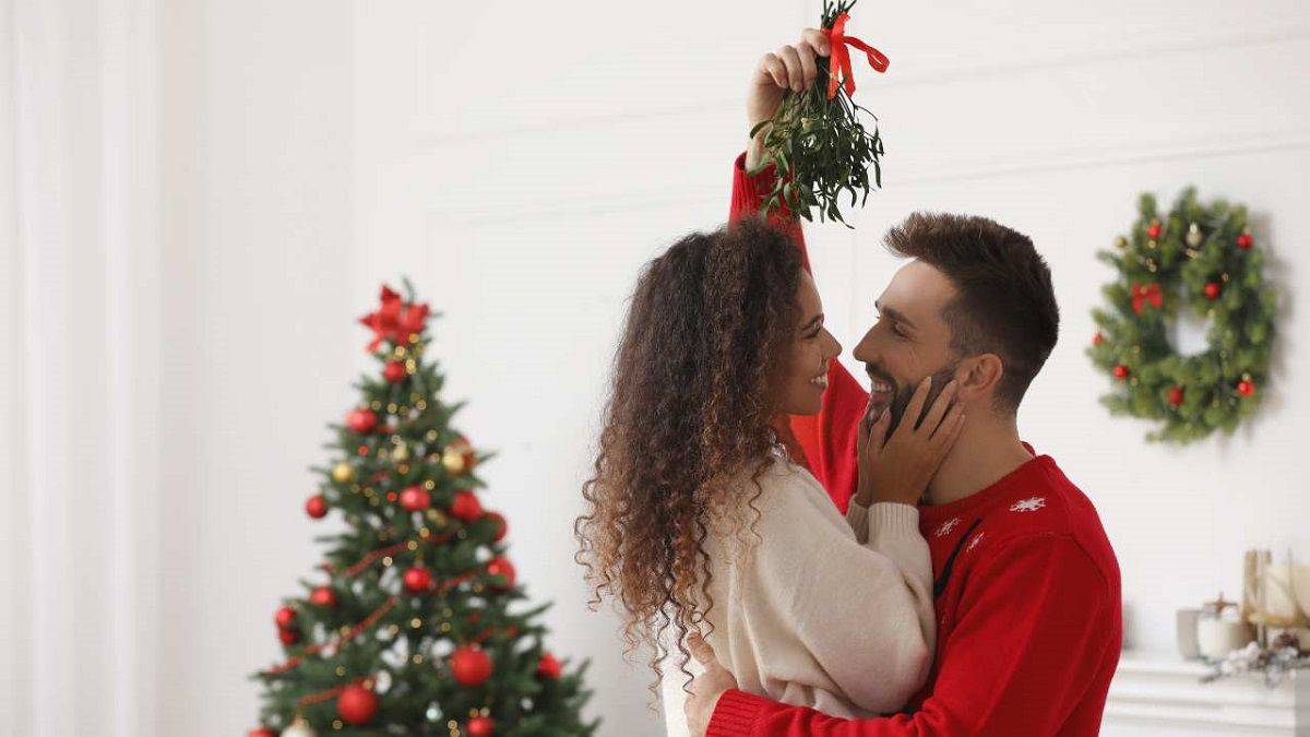 Natale: dieci riti per propiziare l'amore in questo periodo magico