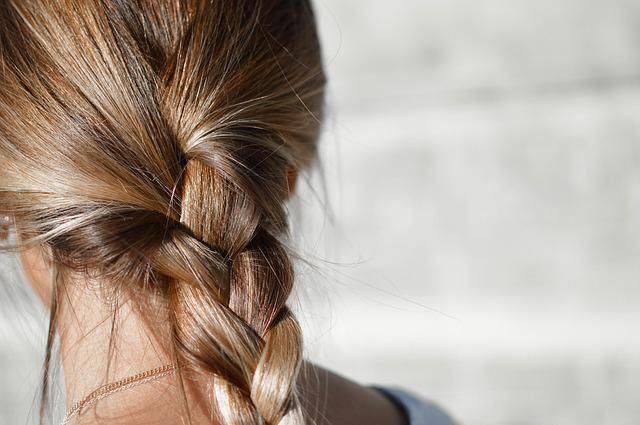 Capelli: come fare per averli sempre lucenti e splendenti