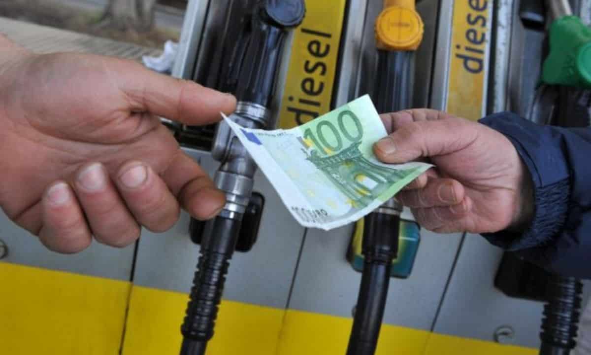 benzina prezzi stellari risparmiare