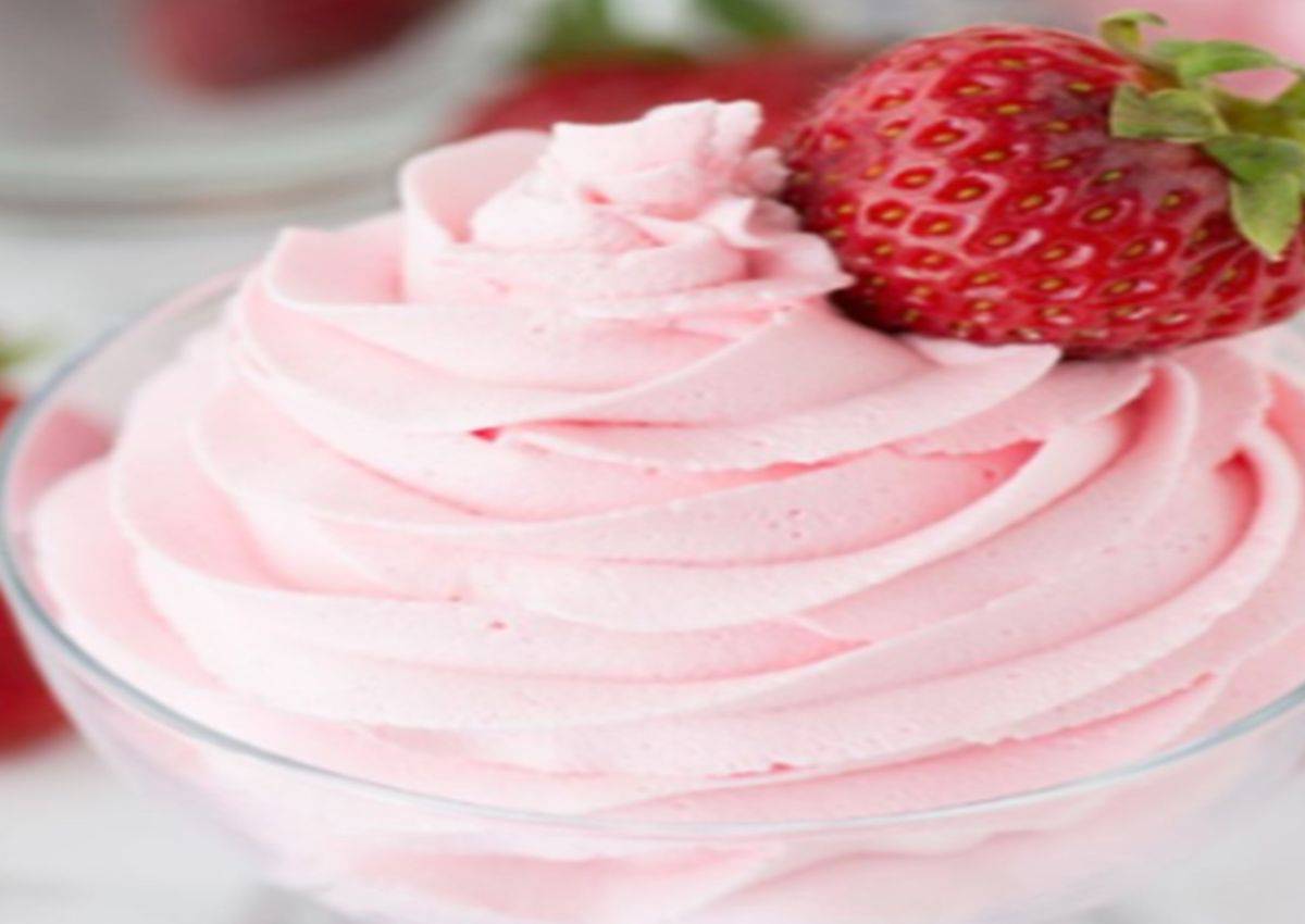 Mousse alle fragole: veloce e buonissima ma soprattuto light