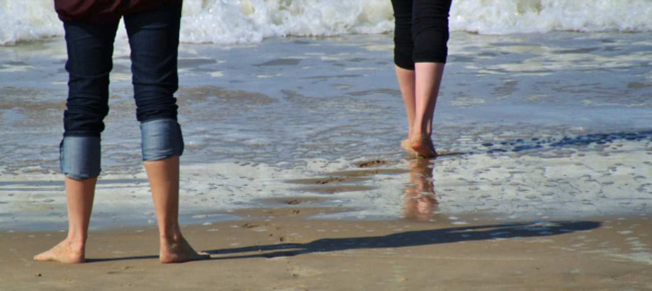 Camminare a piedi nudi fa bene_ Ecco la verità