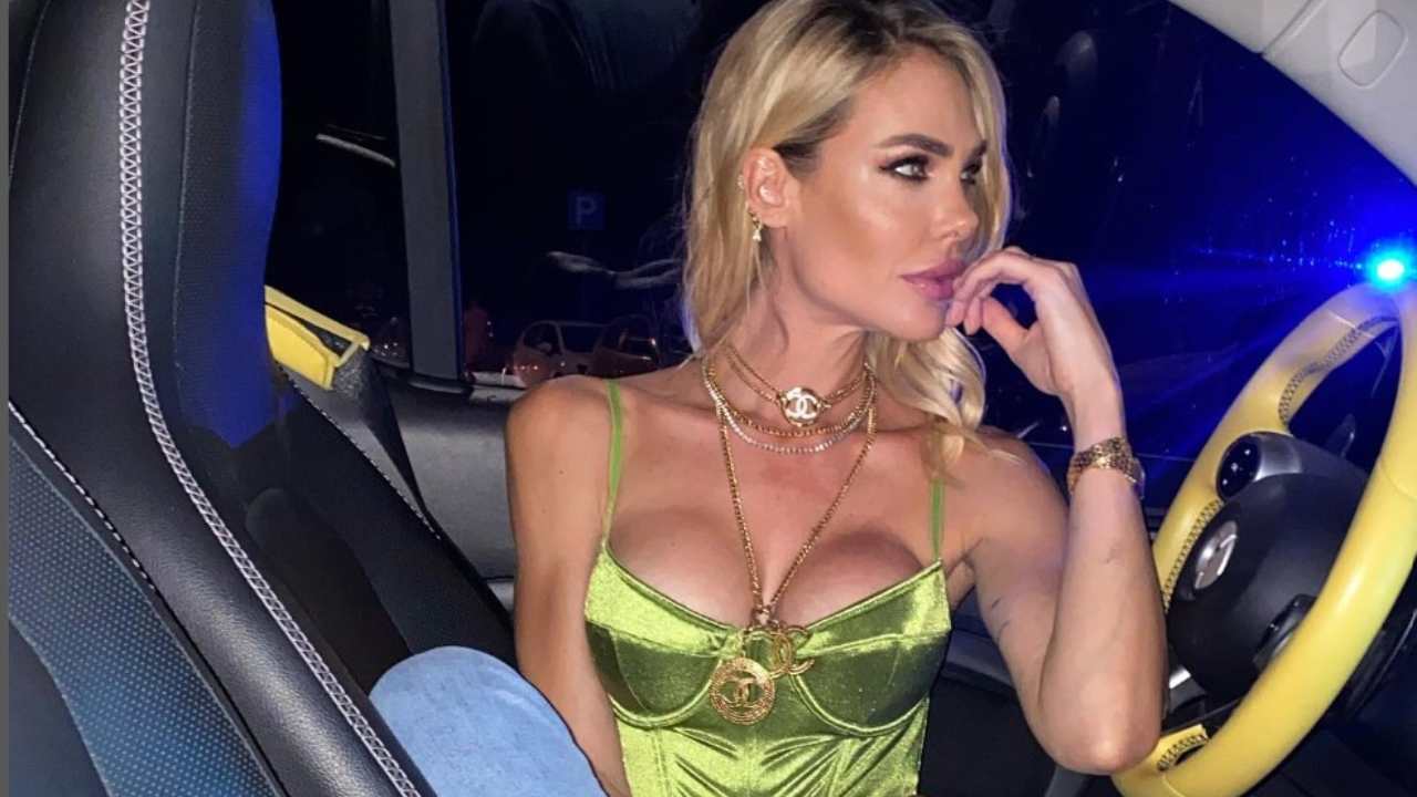 ilary blasi divina