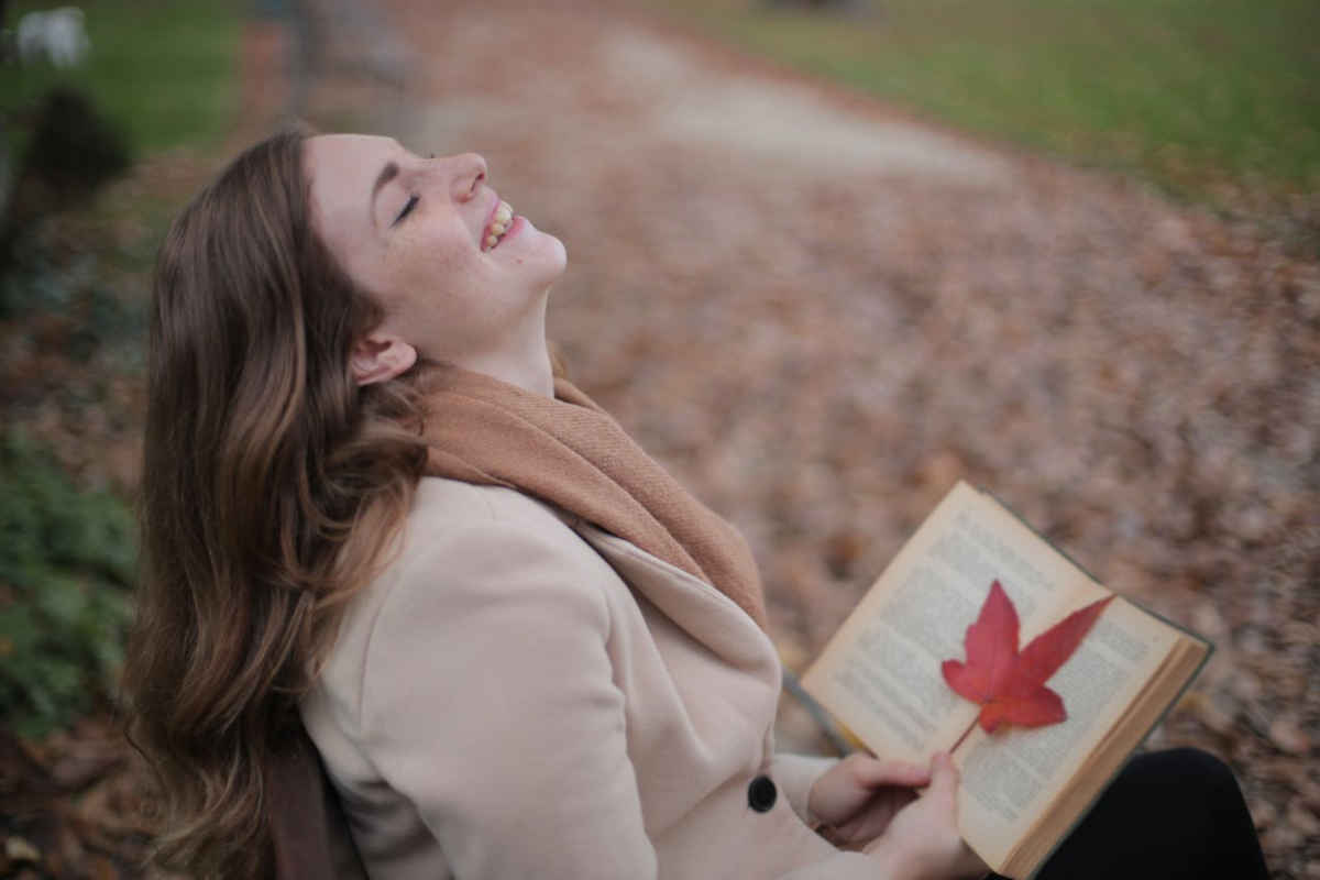 Ragazza in autunno