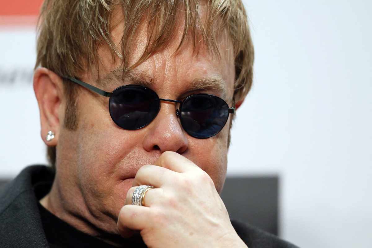 Elton John contro la legalizzazione della cannabis