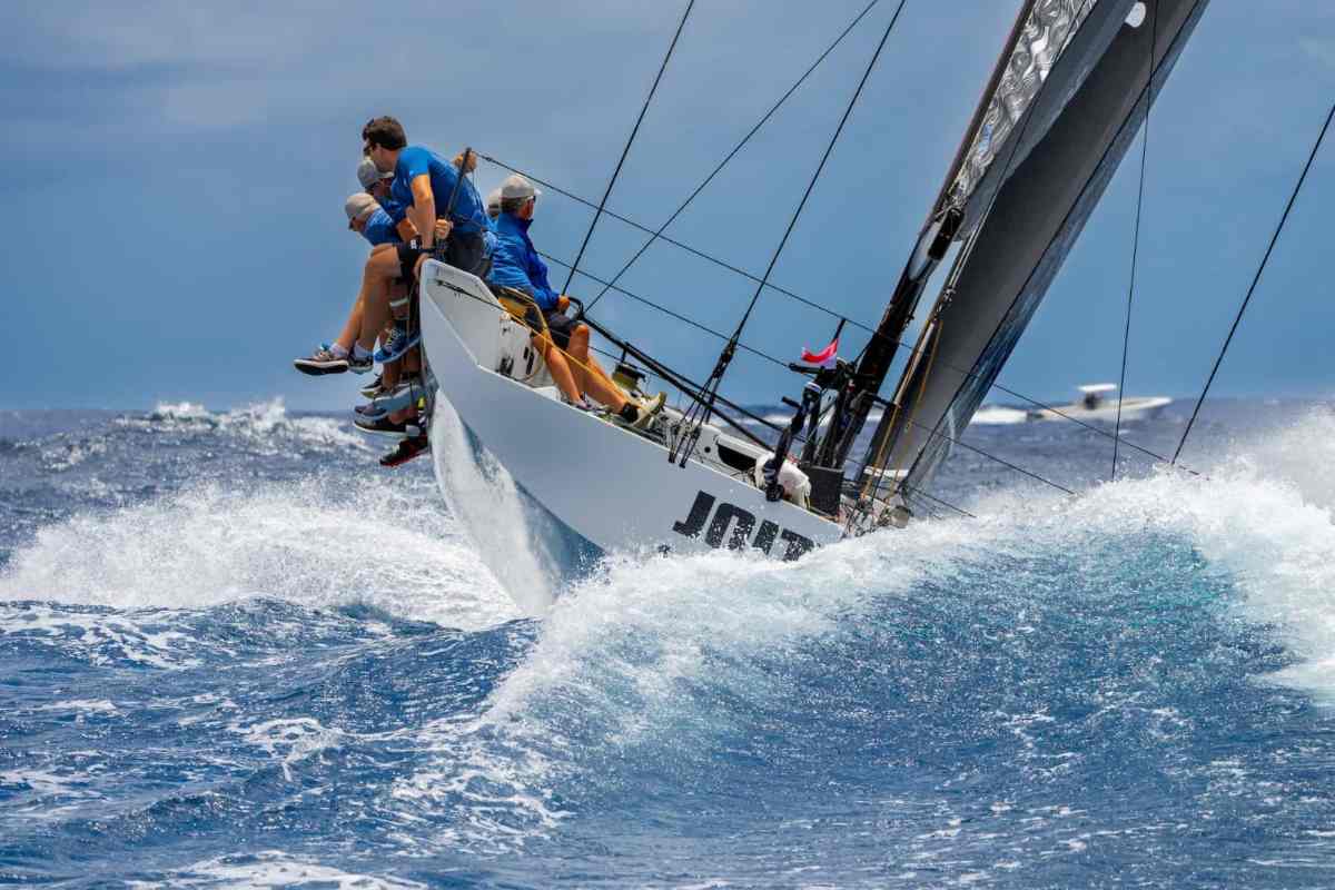 barca a vela dello yacht club de monaco